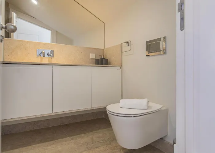 Views By Innkeeper شقة