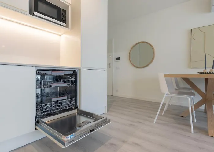 Views By Innkeeper * Lisboa