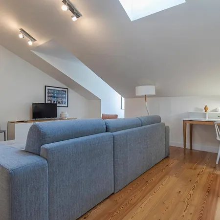 Views By Innkeeper Apartment *